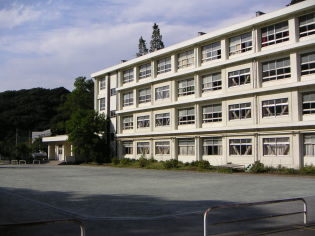 写真：逗子中学校　校舎2